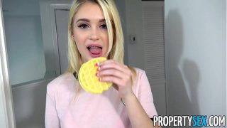 Hot petite blonde teenage aunty fucks her roommate