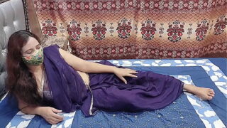 Indian Aunty Sex Looks Gorgeous in Saree Clear Hindi Audio Video
