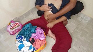 Newley Married Hot Babe Bahu gets fuck by Jeth Ji with help in washing clothes